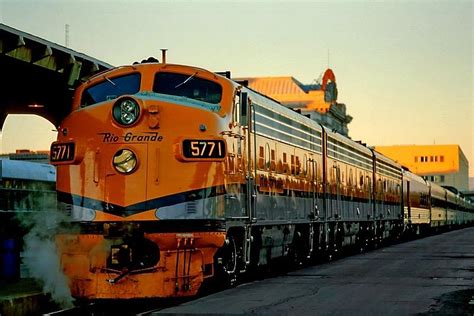 Rio Grande Passenger Train Photograph by Len Kratz | Fine Art America