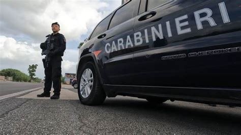 Furgone Non Si Ferma All Alt Inseguimento E Sparatoria Carabinieri