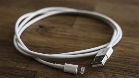 New Iphone Charging Cable Coming As Apple Told To Kill Old One Will Iphone 14 Get It Tech News