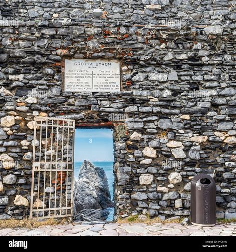 Lord Byrons Grotto Hi Res Stock Photography And Images Alamy