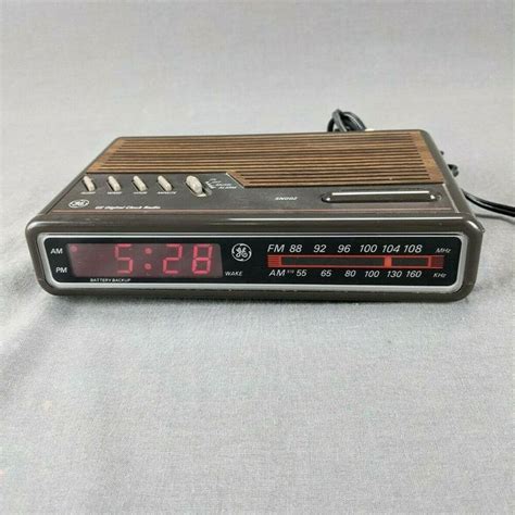 Collectible Vintage Alarm Clocks And Clock Radios 1970 1979 Time Period