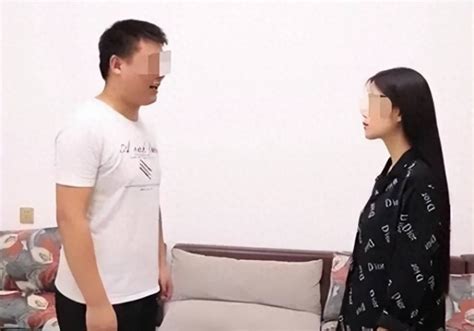 事发广东！丈夫提前回家，妻子正和陌生男子亲热，下跪求原谅