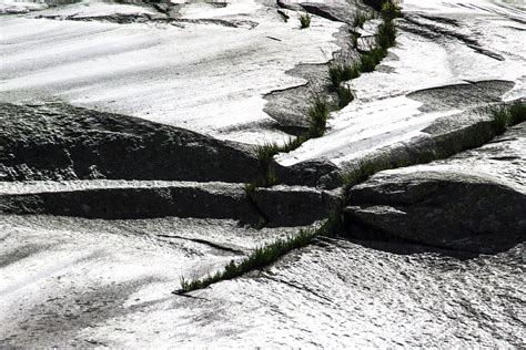 Gratis billeder landskab natur græs klippe sne vinter sort og