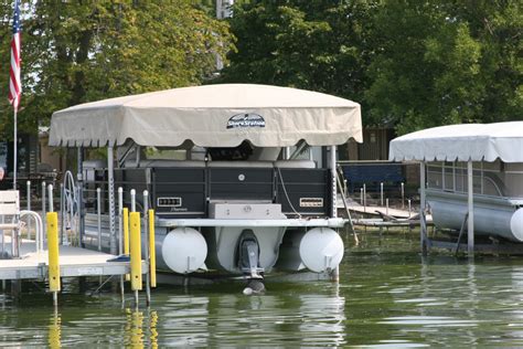 Pontoon Lifts | Lift Options | ShoreStation®