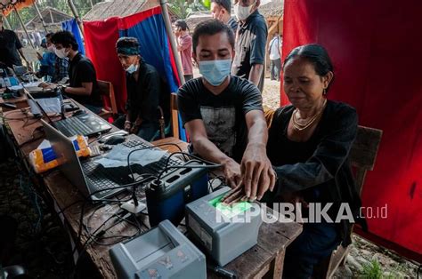 Perekaman Ktp Elektronik Warga Suku Baduy Republika Online