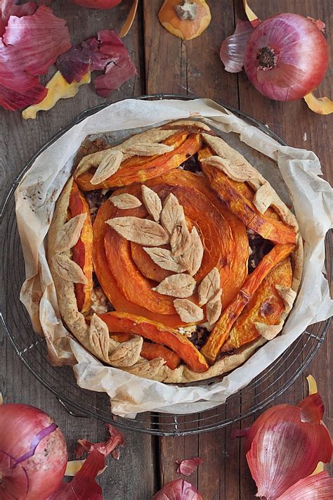 Tarte rustique courge oignons caramélisés et fêta