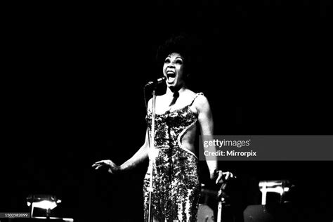 Shirley Bassey Performing On Stage In Concert At Newcastle City Hall