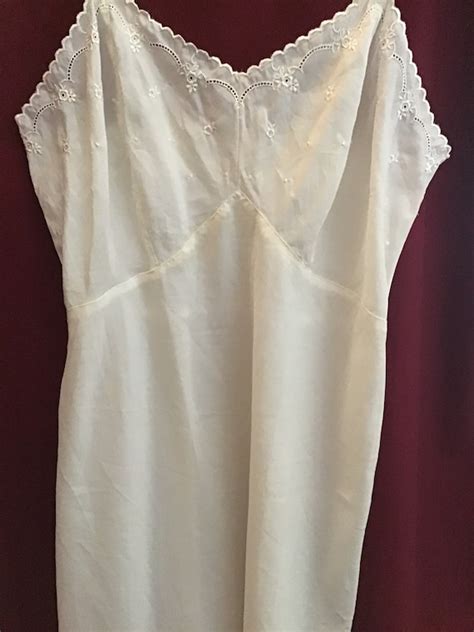 Vintage 1950s Barbizon Full Slip Gem