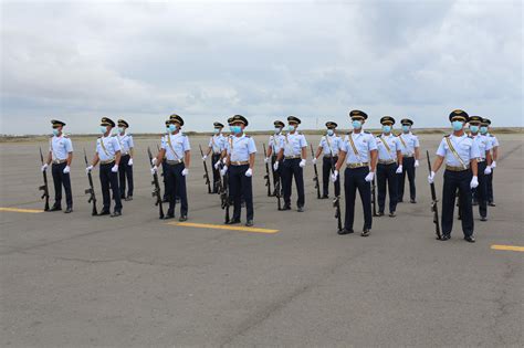 El Uniforme Militar Es Un Símbolo De Honor Que Trasciende Fuerza