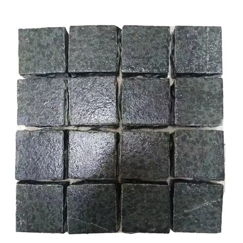 Light Grey 10x10x10 Natural Granite Cobblestone Driveway Black Cube