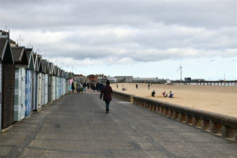 Lowestoft South Beach Promenade © Michael Garlick Cc By Sa20