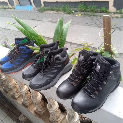 Jual SEPATU GUNUNG KARRIMOR HOT ROCK ORIGINAL SEPATU HIKING PRIA DAN