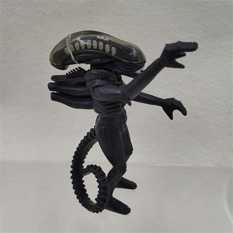 11cm Alien Vs Predator Figure Xenomorph Monster Alien Creatures PVC