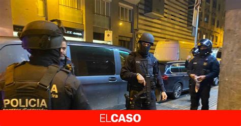 Secuestro En Barcelona Con Armas Liberan A Dos Personas Retenidas En