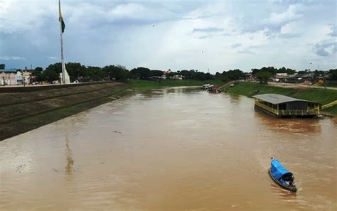 Em Rio Branco Rio Acre Sobe Quase Um Metro E Meio Em Horas Ap S