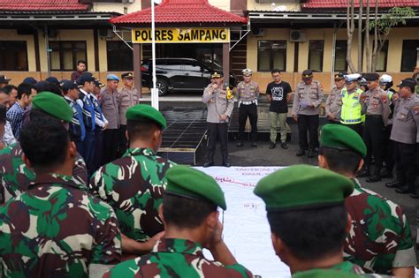 Sinergitas Dan Soliditas TNI POLRI Dan Pemkab Sampang Faktor Utama