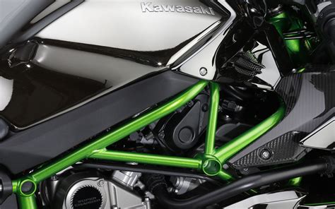 Kawasaki Ninja H2r Officially 300hp Of Hyperbike Asphalt And Rubber