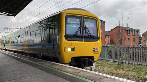 West Midlands Railway Class 323 Emu 323 221 Youtube