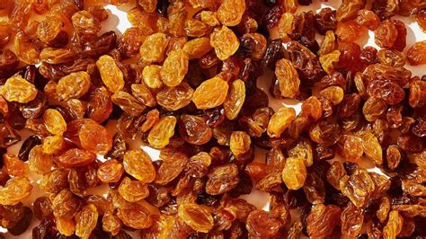 Raisins Side Effects ఎండుద్రాక్ష ఎక్కువగా తింటున్నారా ఈ ప్రమాదం