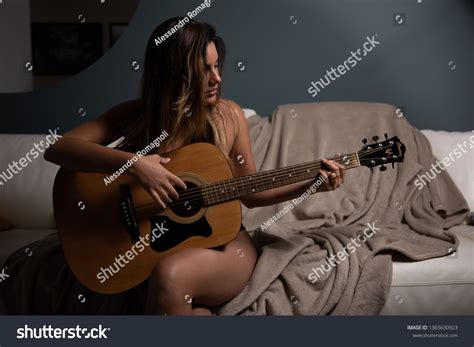 Sensual Sexy Exciting Beautiful Naked Girl库存照片1365630923 Shutterstock