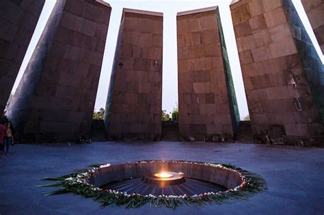 O Famoso Complexo Memorial Do Genoc Dio Arm Nio Em Yerevan Arm Nia