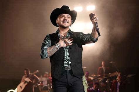 Bombazo Christian Nodal anuncia colaboración con Residente tras