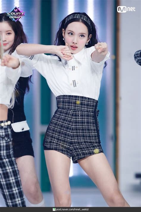 201029 Nayeon I Can t Stop Me Mcountdown Trang phục style Phong