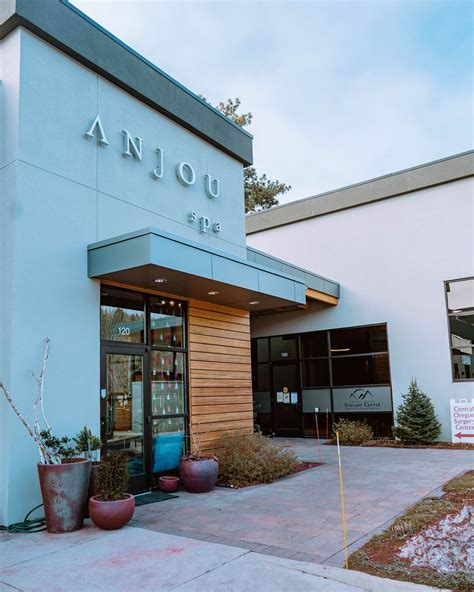 anjou-spa-bend-oregon-2 • Miss Moore Style