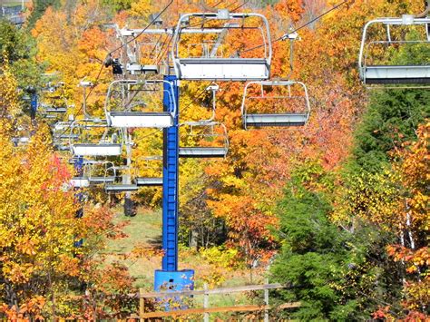 Wachusett Mountain Chairlifts In Foliage! - New England Today