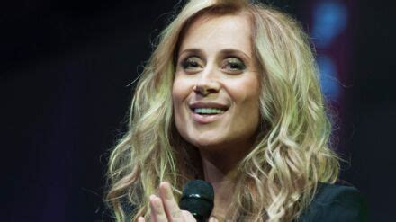 PHOTO Lara Fabian sublime au naturel elle se dévoile sans maquillage