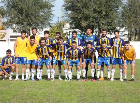 Atl Tico Las Toscas Comenz A Competir En El Torneo De La Liga De Carlos Casares Coraz N Amateur