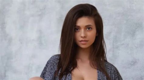 Cristy Ren Biography: Age, Boyfriend, Net Worth, Parents, Wiki, Height ...