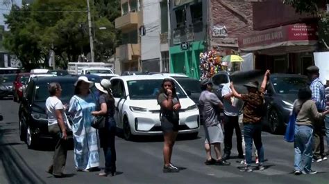 Bloqueo En Avenida Insurgetes Vecinos Bloquean Insurgentes Por Agua