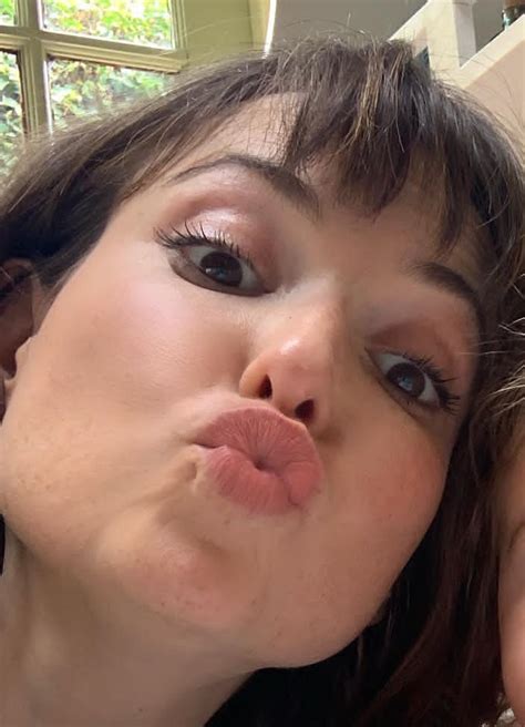 Milana Vayntrub Curiousandhorny