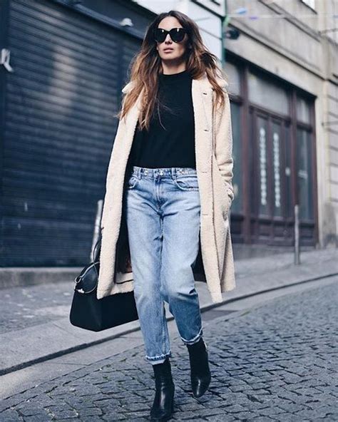 Jeans 20 At Zara Wheretoget Chic Winter Outfits Coat Outfits