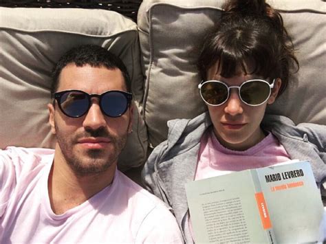 Ah mirá qué hot la reacción del novio de Violeta Urtizberea cuando vio el beso con Julieta