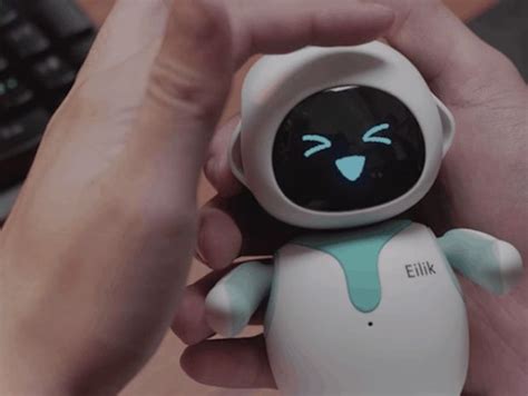 Eilik Le Robot De Compagnie Qui Va Vous Attendrir Avec Ses Adorables