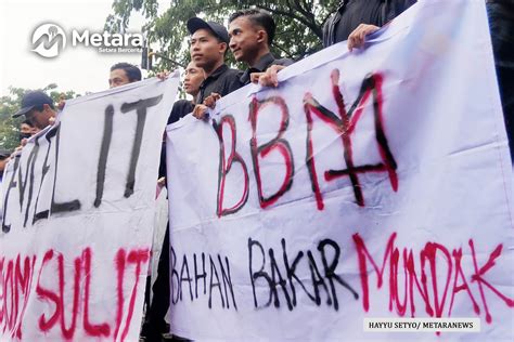 Foto Aksi Mahasiswa Ub Kuliahi Dprd Kota Kediri Tolak Kenaikan Harga Bbm