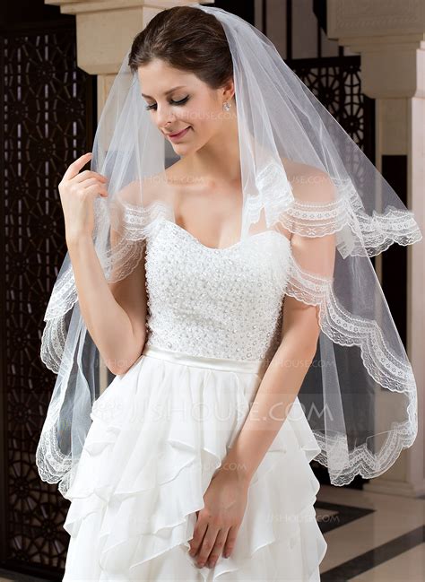 One Tier Fingertip Bridal Veils With Lace Applique Edge 006035789