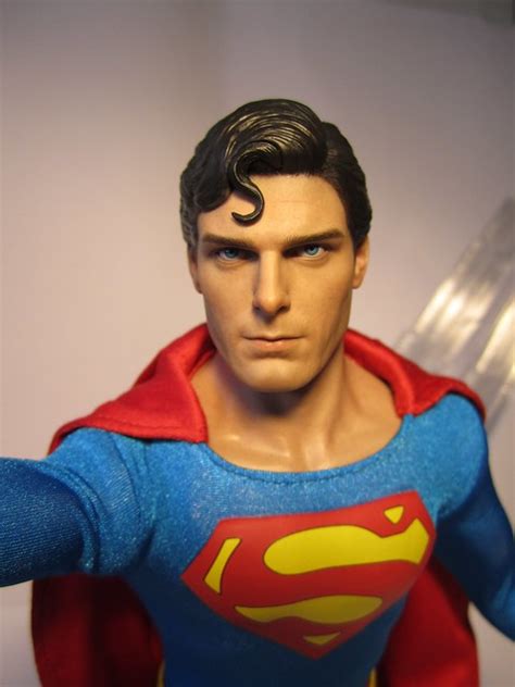 Rocketraygun HOT TOYS SUPERMAN THE MOVIE CHRISTOPHER REEVE ACTION FIGURE