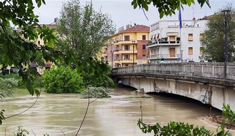 Romagna Maltempo Sospesa La Circolazione Dei Treni In Alcune Tratte