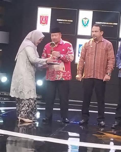 Bupati Agam Kembali Ukir Prestasi Nasional Raih Anugerah Kpai Terbaik