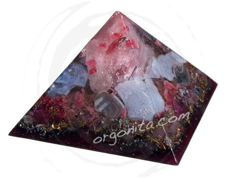 KEOPS Piramide De Orgonita Con Cuarzo Rosa Y Calcedonia ORGONITAS