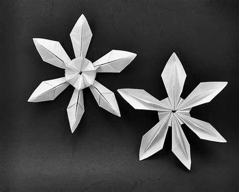 origami snowflakes ~ get creative art and craft