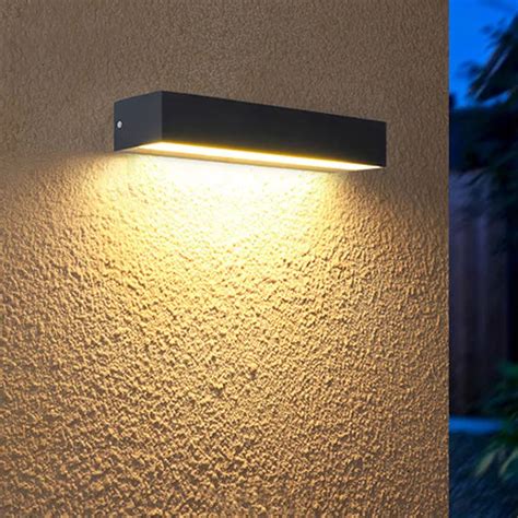 Modern basit LED dış duvar işık IP65 su geçirmez dış duvar lambası avlu