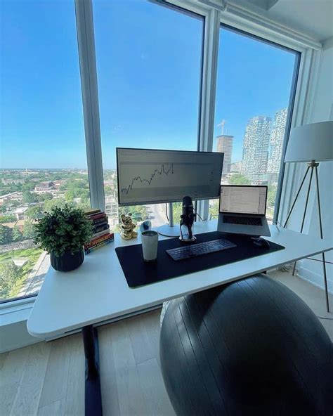 30 Best Trading Desk Setup Ideas You Should Check