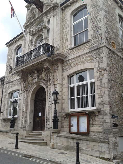 Swanage Town Hall Has As Its Central Feature The London Mercers Hall