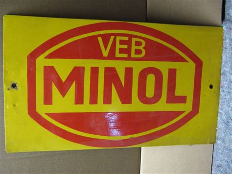 File:Minol VEB Kombinat Logo.svg - Wikimedia Commons