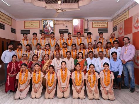 Students With Excellent Results Were Honored उत्कृष्ट परिणाम वाले