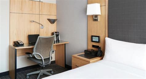 World Center Hotel in New York (NY) - Room Deals, Photos & Reviews